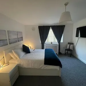 Apartment Flamingo Woolwich Free Parking And Wi-fi, London