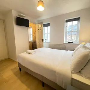 Homestay Cosy With En-suite In Greenwich, London